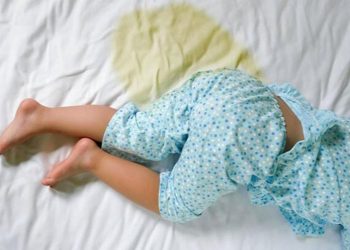 Altını ıslatan çocuğun ailelerine tavsiyeler