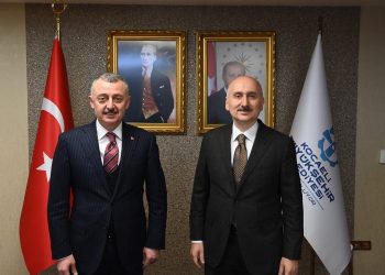 Bakan Karaismailoğlu, Kocaeli Büyükşehir’i ziyaret etti