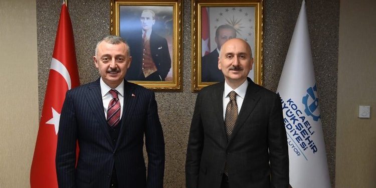 Bakan Karaismailoğlu, Kocaeli Büyükşehir’i ziyaret etti
