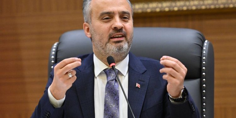 Başkan Aktaş: “Bursaspor’a kayıtsız mı kalsaydım?”