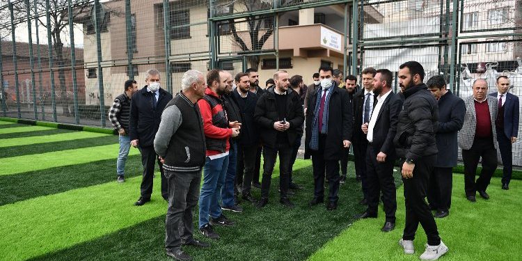 Bursa Osmangazi’den Gülbahçespor’a saha desteği