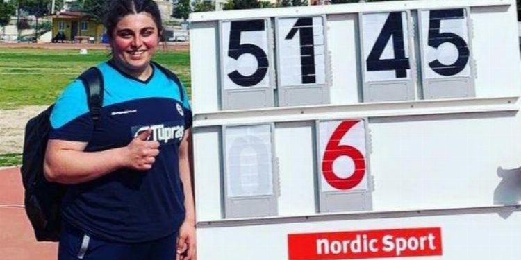 Bursalı Sıla Açıkbaş ‘Çekiç Atma’da Türkiye Şampiyonu oldu