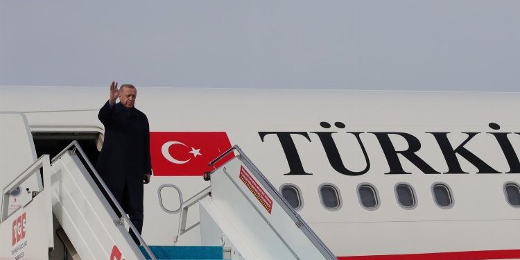 Cumhurbaşkanı Erdoğan Batı Afrika turunu tamamlayarak yurda döndü