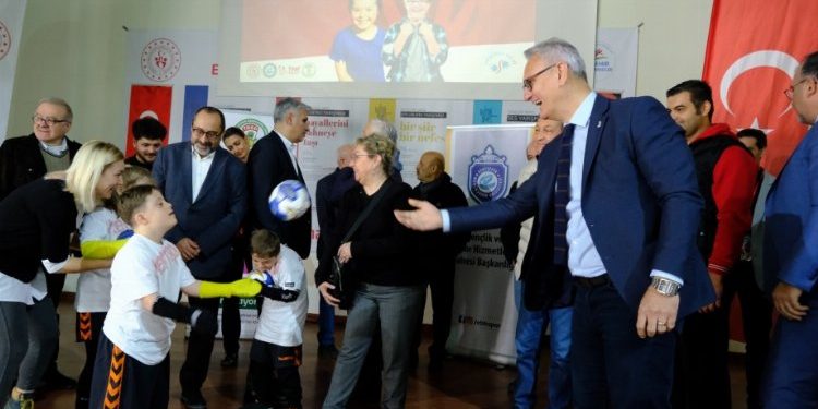 Down sendromlu çocuklar hentbol ile buluşuyor