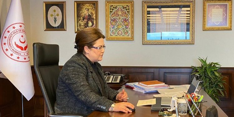 ‘Evde Bakım’a 1,256 milyon lira destek