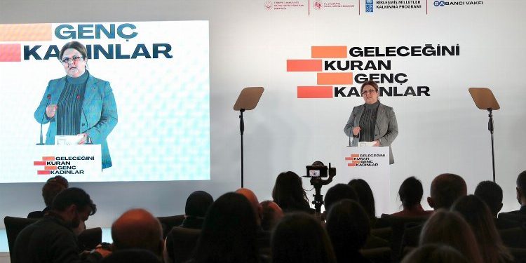 ‘Geleceğini kuran genç kadınlar’ projesi tanıtıldı