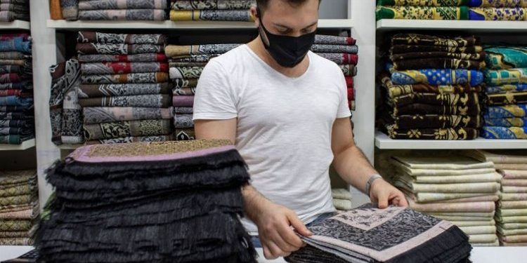 Hac malzemecileri sallandı ama yıkılmadı!