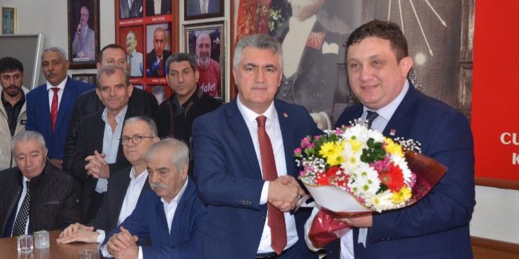 İstanbul Büyükşehir Meclisi’nden istifa eden Çakır, aday adaylığını açıkladı