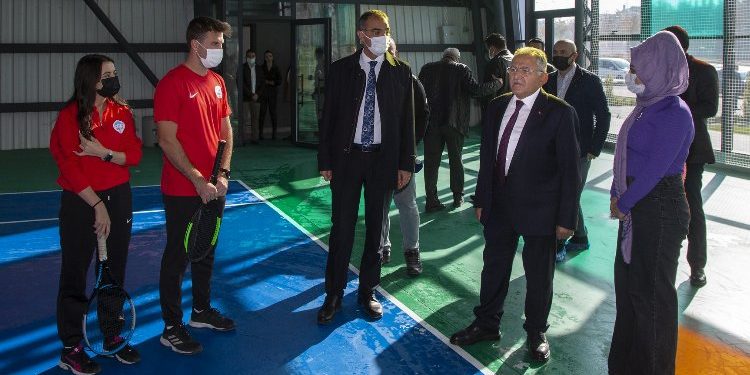 Kayseri Büyükşehir’den tenis atılımı