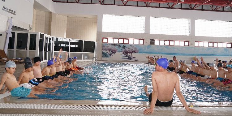 Konya’da ‘Yüzme Bilmeyen Kalmasın’ projesi öğretecek