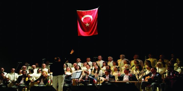 Medeniyetler Korosu’ndan dayanışma konseri