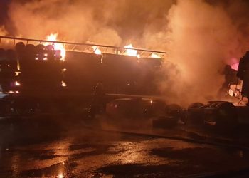 Memduh Büyükkılıç’tan yangın mağdurlarına destek sözü