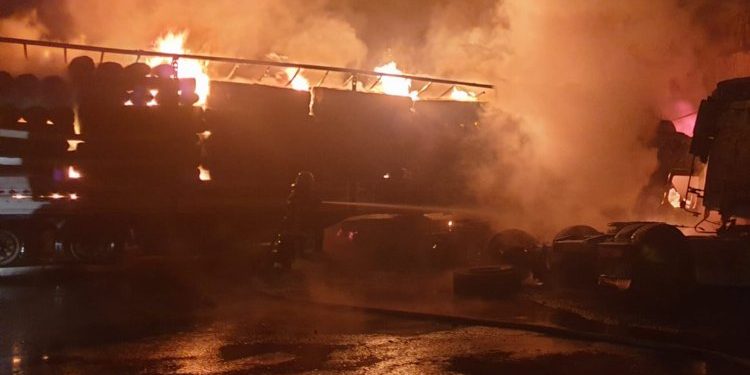 Memduh Büyükkılıç’tan yangın mağdurlarına destek sözü