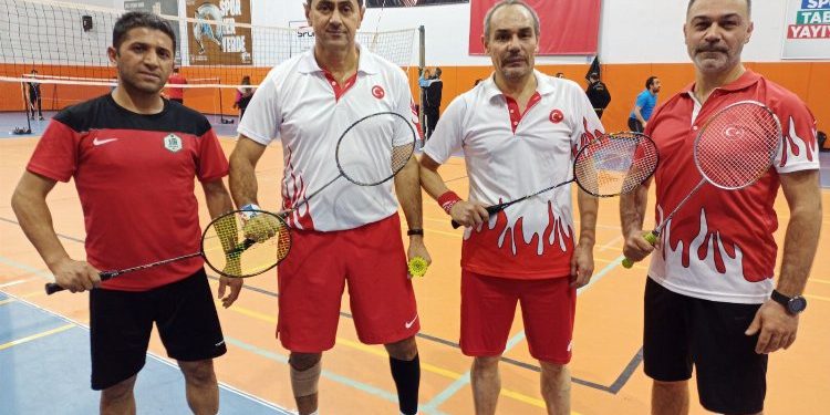 Niğde Veteran Badminton Takımı şampiyona hazırlıklarına devam ediyor