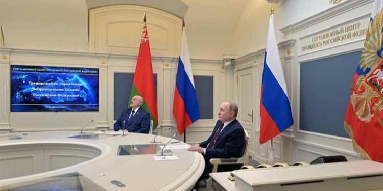 Putin füzeleri ‘canlı canlı’ izledi