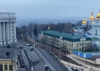 Rus işgalinin ikinci günü… Ukrayna’dan Rusya’ya ateşkes çağrısı!