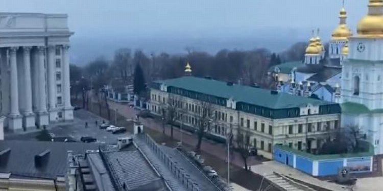 Rus işgalinin ikinci günü… Ukrayna’dan Rusya’ya ateşkes çağrısı!