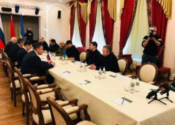 Ukrayna ve Rusya arasındaki görüşmeler başladı