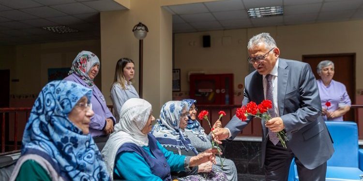 Ulu çınarlara Büyükkılıç’tan saygı