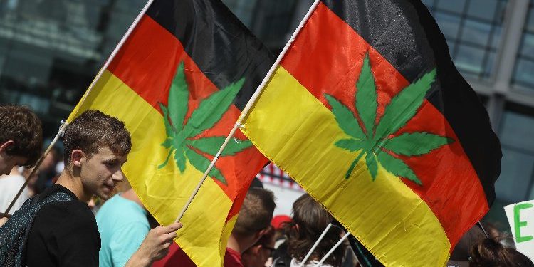 Almanya’da esrara ‘denetimli serbestlik’ testi