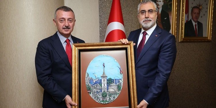 Bakan Işıkhan’dan Kocaeli Büyükşehir Belediyesine ziyaret