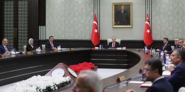 Kabine bugün yoğun gündemle toplanıyor