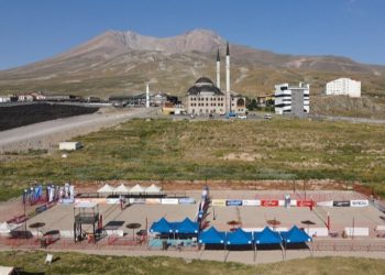 Kayseri Erciyes’te plaj voleyboluna geri sayım