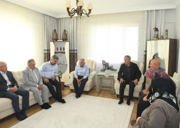 Kayseri protokolünden şehit ailesine ziyaret