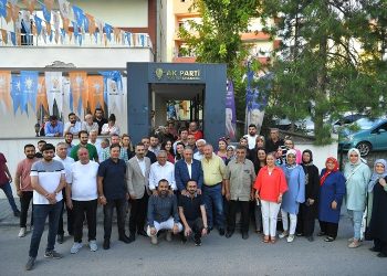 Memduh Büyükkılıç’tan AK Parti Talas’a ziyaret