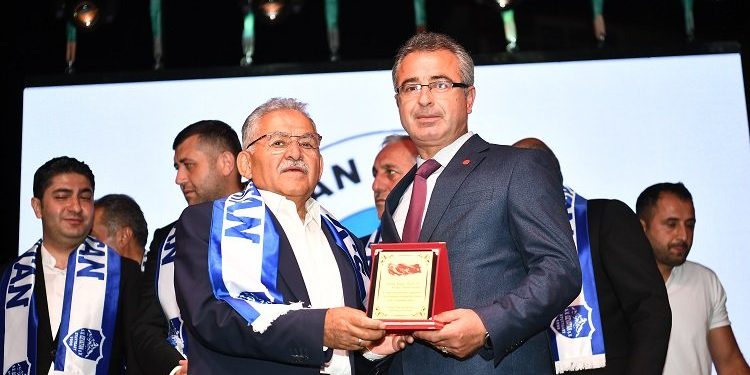 Memduh Büyükkılıç’tan Özvatan’a doğal gaz müjdesi