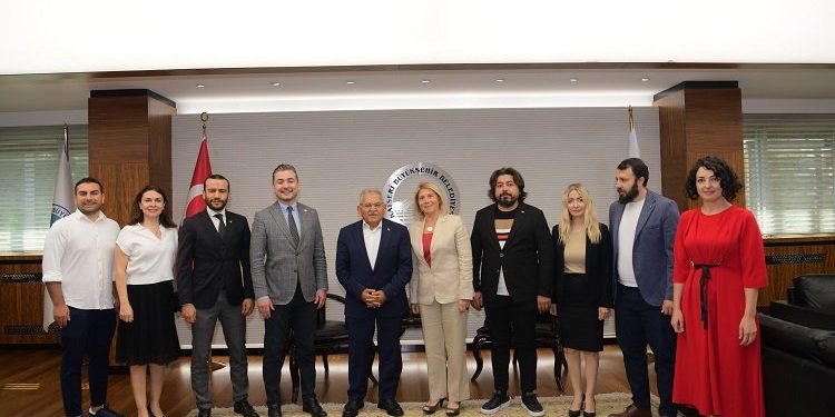 Kayseri eczacılardan Büyükşehir’e ziyaret