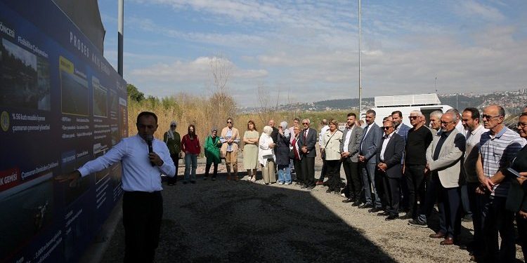 Kocaeli’de dip çamuru temizliği buluşması