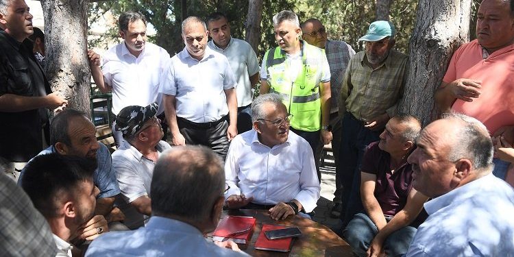Memduh Büyükkılıç Yemliha sakinleriyle buluştu