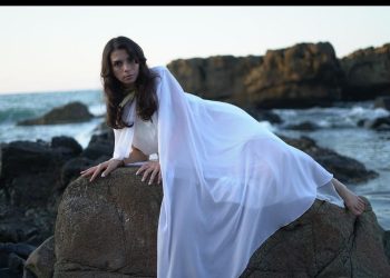 Mor Narpın “Değmezmiş” ile listeleri sallayacak!