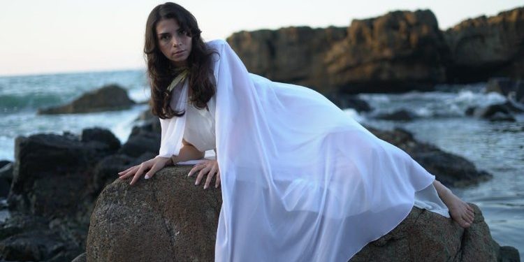 Mor Narpın “Değmezmiş” ile listeleri sallayacak!