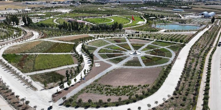 Türkiye’nin en büyük tarım kampüsü kapılarını açtı