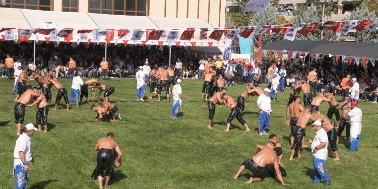 Başkent er meydanına döndü