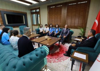 Bingöl’ün başarılı bocce sporcularından Vali Usta’ya ziyaret