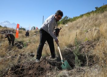 ERÜ eğitmenleri Ali Dağı’nı yeşillendirdi