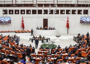 Günlük kiralık evlere düzenleme TBMM’de… İlk 16 madde kabul edildi