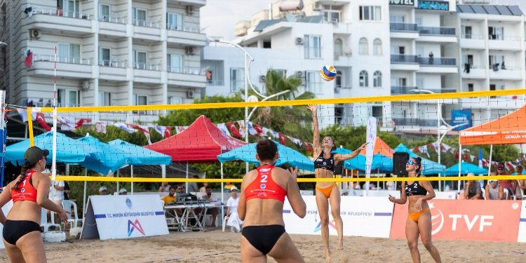 Pro Beach Şampiyonası nefes kesiyor
