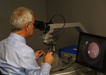 Türk göz hekimlerinden yabancı doktorlara eğitim