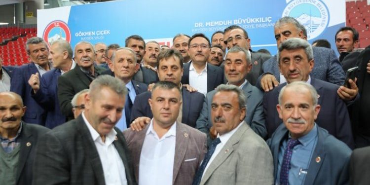 Val Ççek Kayserl mutarlarla buluştu