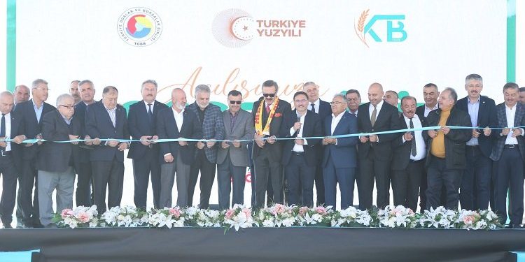 İç Anadolu’nun en büyük Canlı Hayvan Borsası açıldı