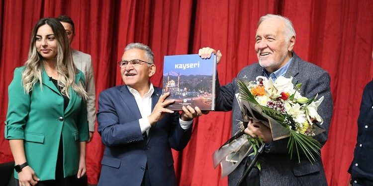 Prof. Dr. İlber Ortaylı’ya Kayseri’de büyük ilgi