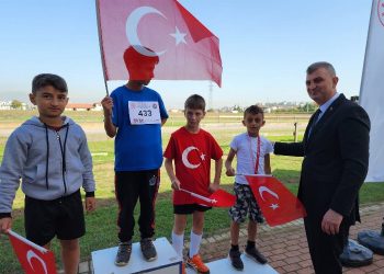 Gölcük’te 100. yıla koştular