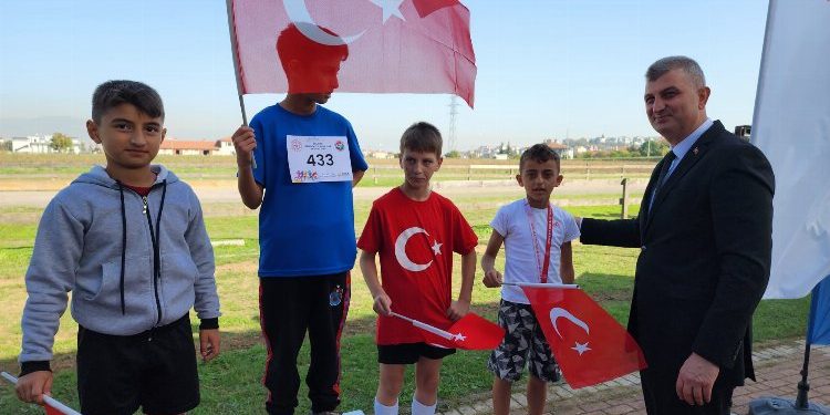 Gölcük’te 100. yıla koştular