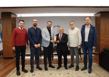 KAYMOS yönetiminden Büyükkılıç’a plaket