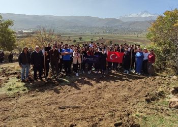 Kayseri Talas’ta ağaç dikme mesaisi bitmiyor