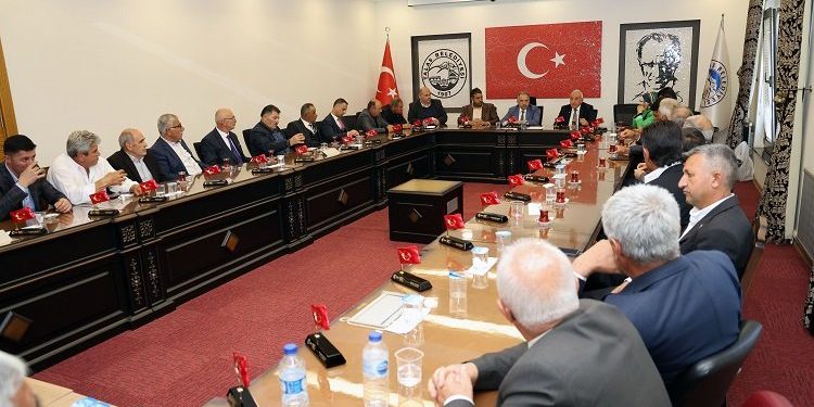 Kayseri Talas’ta cumhuriyet temalı muhtarlar toplantısı
